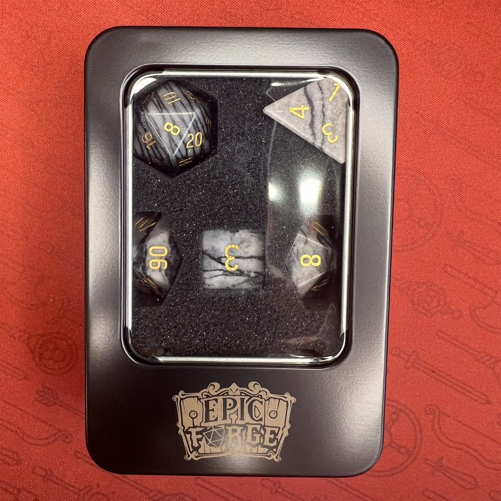 EPIC FORGE Semi Precious Stone Dice - Set of 7 dice with metal box- Natural- Internet Jasper grey - Trade Invaders 3701625907282